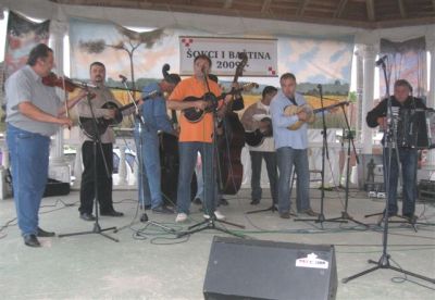 tamburaski sastav dunavac svojom je svirkom otvorio smotru-mala